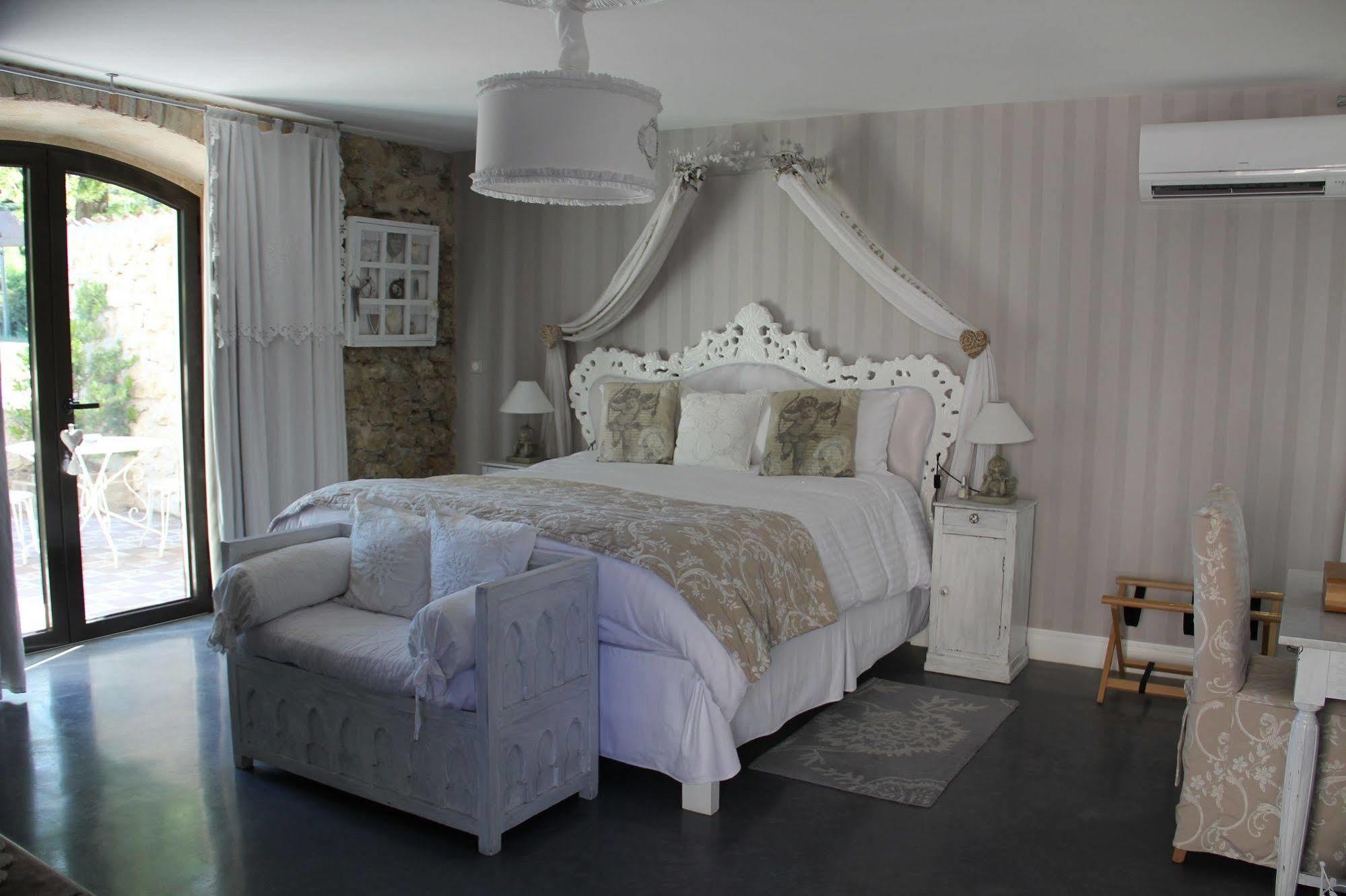 Hotel Le Trésor des Templiers Malataverne Esterno foto